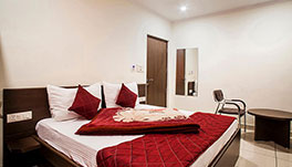 Hotel Surya - Deluxe Room3